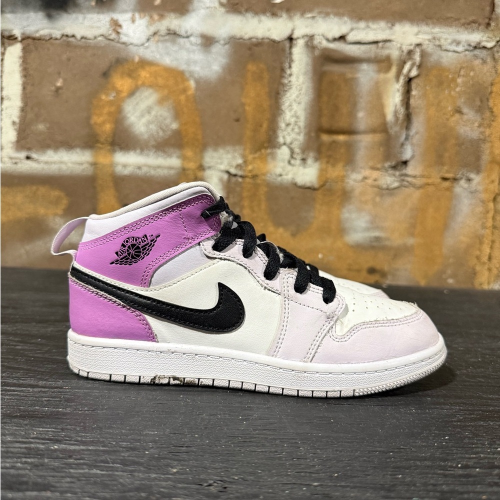 Air Jordan 1 Mid Barely Grape (PS) DQ8424-501 in size 3Y